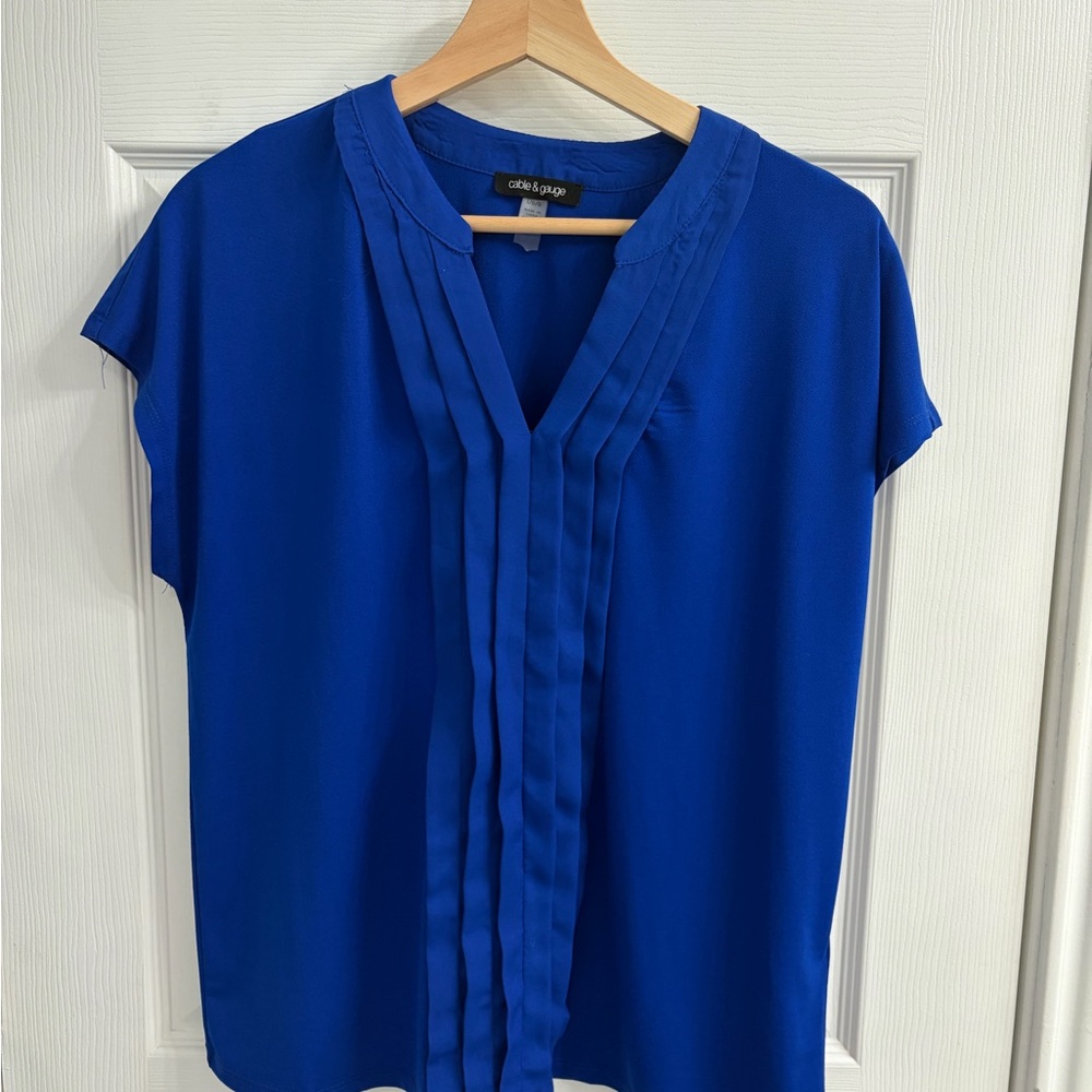 Cable & Gauge Women's Royal Blue Pleated Blouse